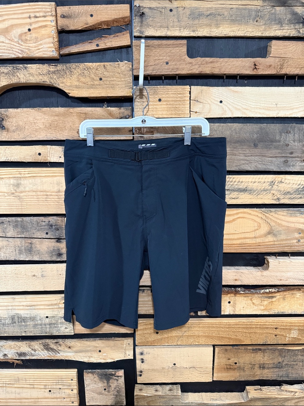 Viktos Shorts Men's Size 34 GymSwym 2
Training Hybrid Belted Performance
Black